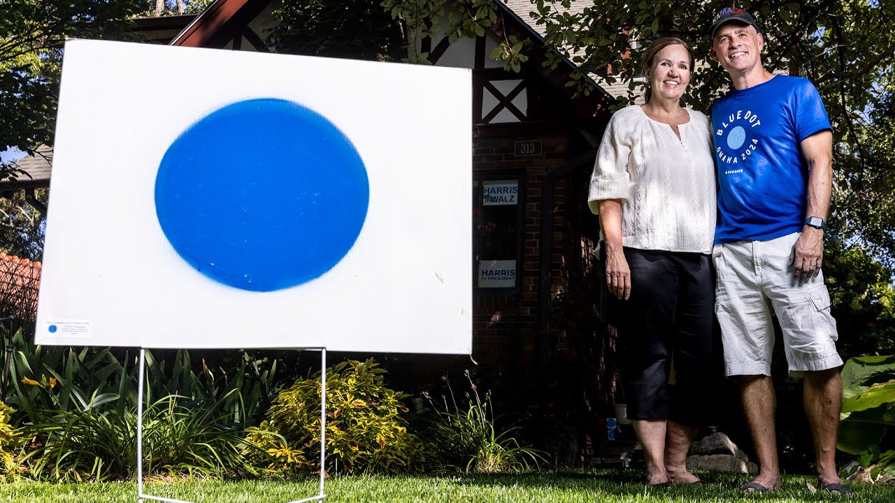 Omaha couple make blue dot signs for upcoming presidential election